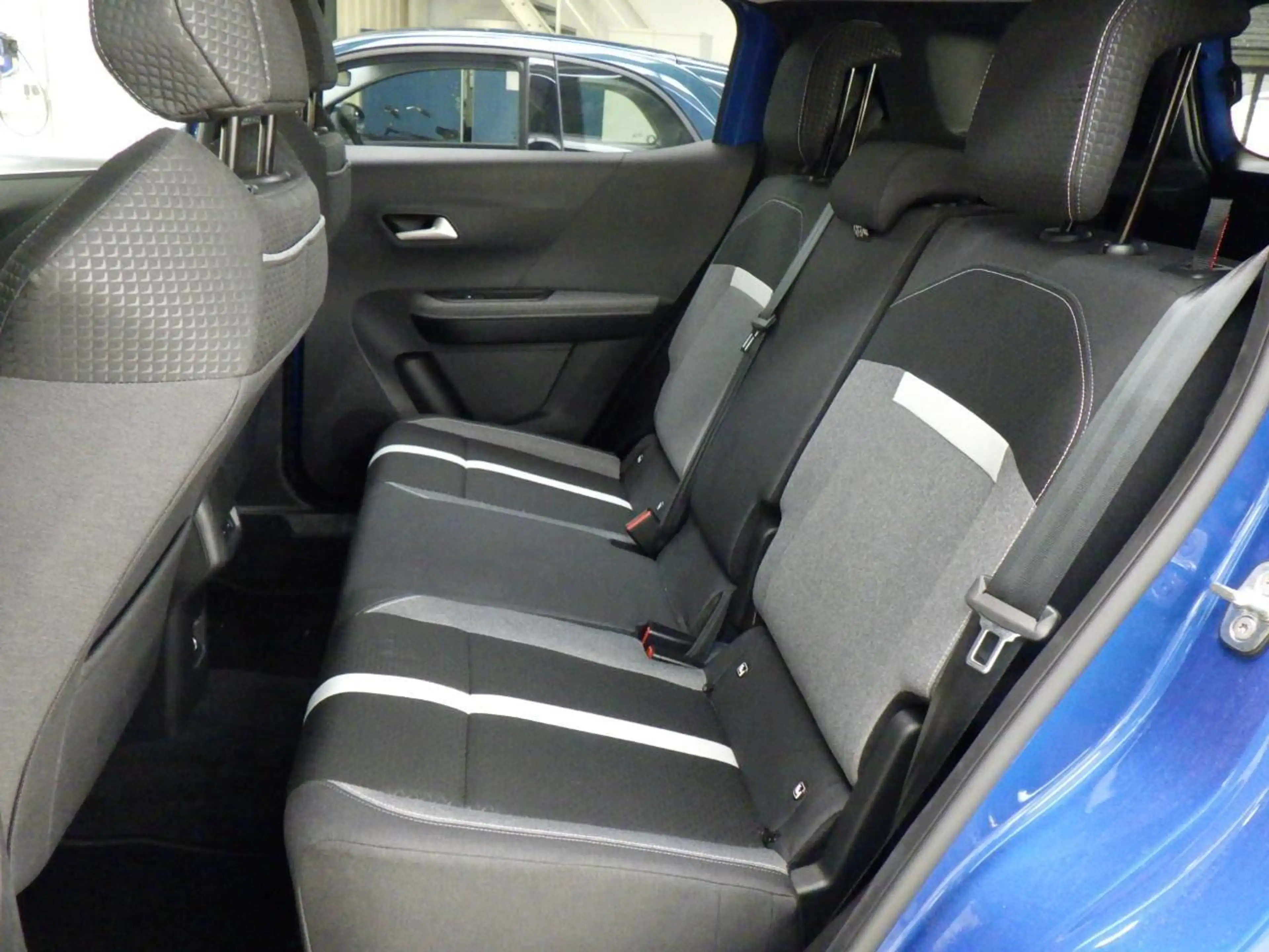 Opel Frontera 1.2 Turbo Hybrid GS 7p. — photo 8