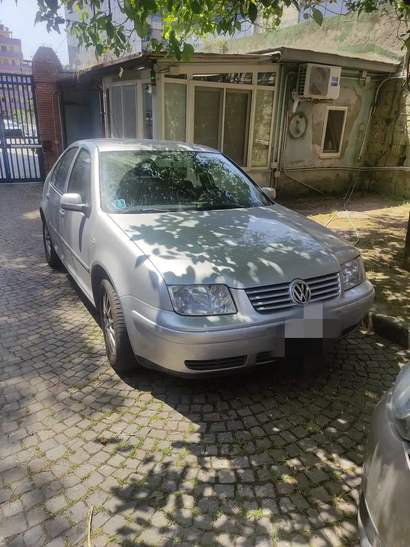 Volkswagen Bora 1.6 Highline 105cv - 1