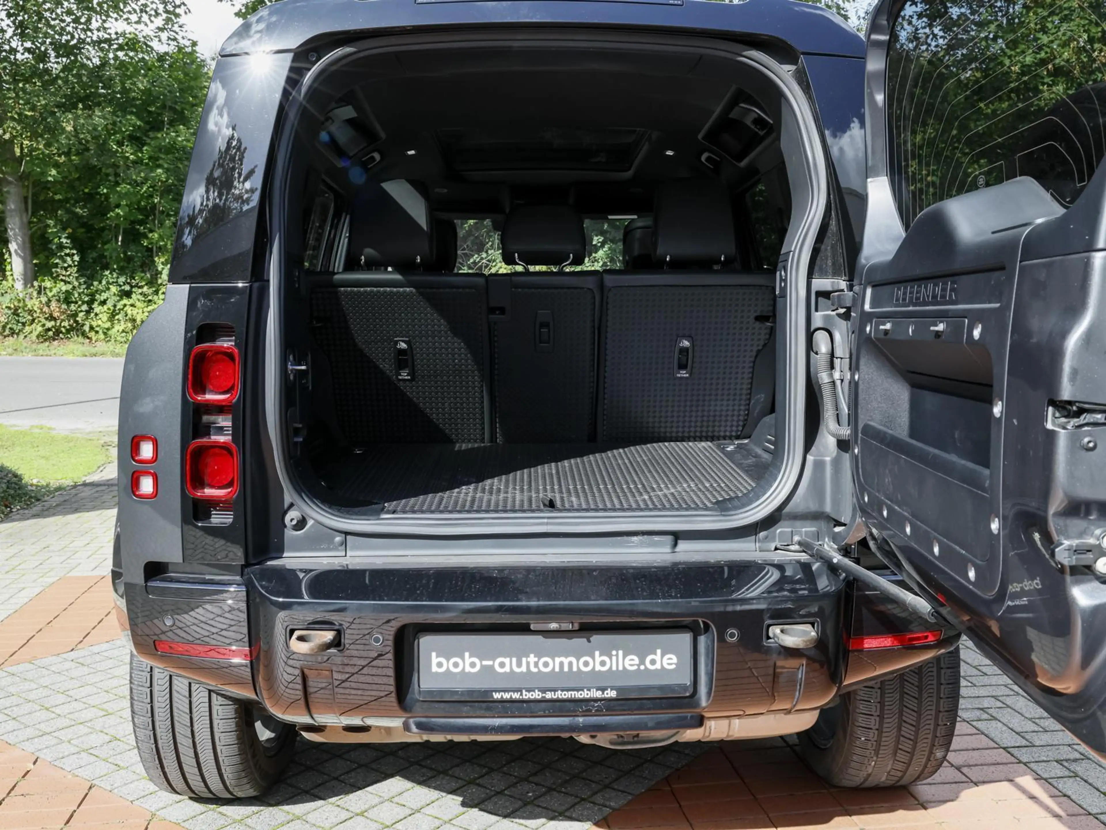 Land Rover Defender D300 110 X-DYNAMIC HSE ACC STANDHEIZUNG — photo 15