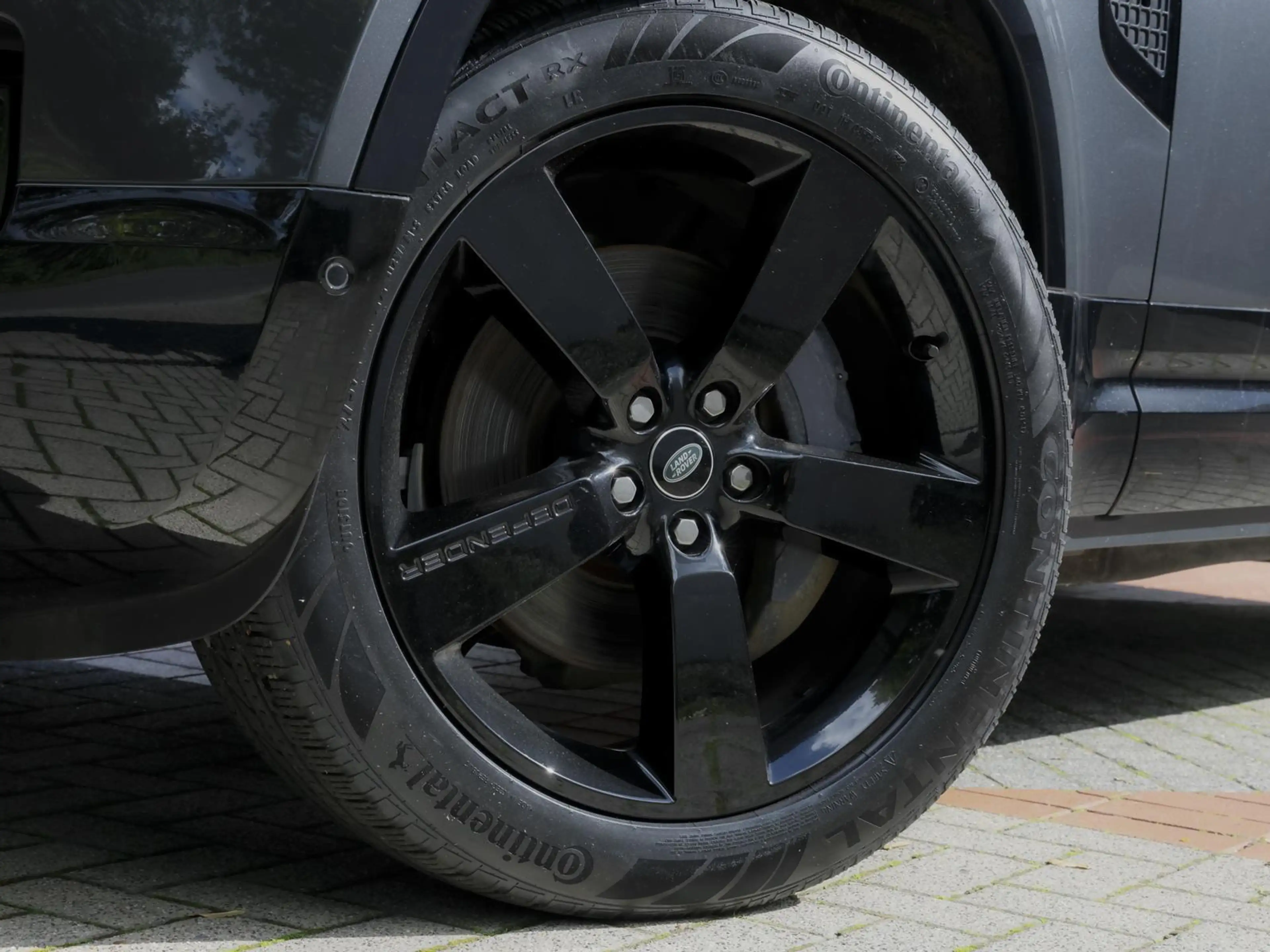 Land Rover Defender D300 110 X-DYNAMIC HSE ACC STANDHEIZUNG — photo 13