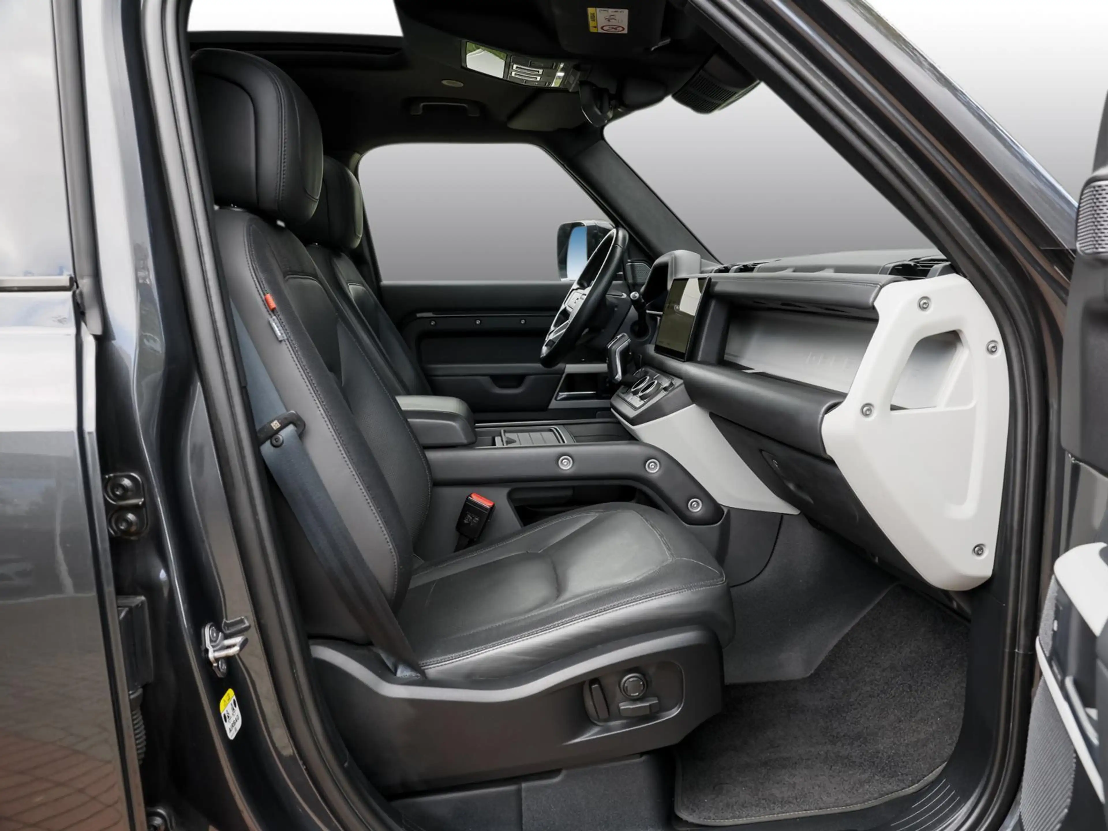Land Rover Defender D300 110 X-DYNAMIC HSE ACC STANDHEIZUNG — photo 7