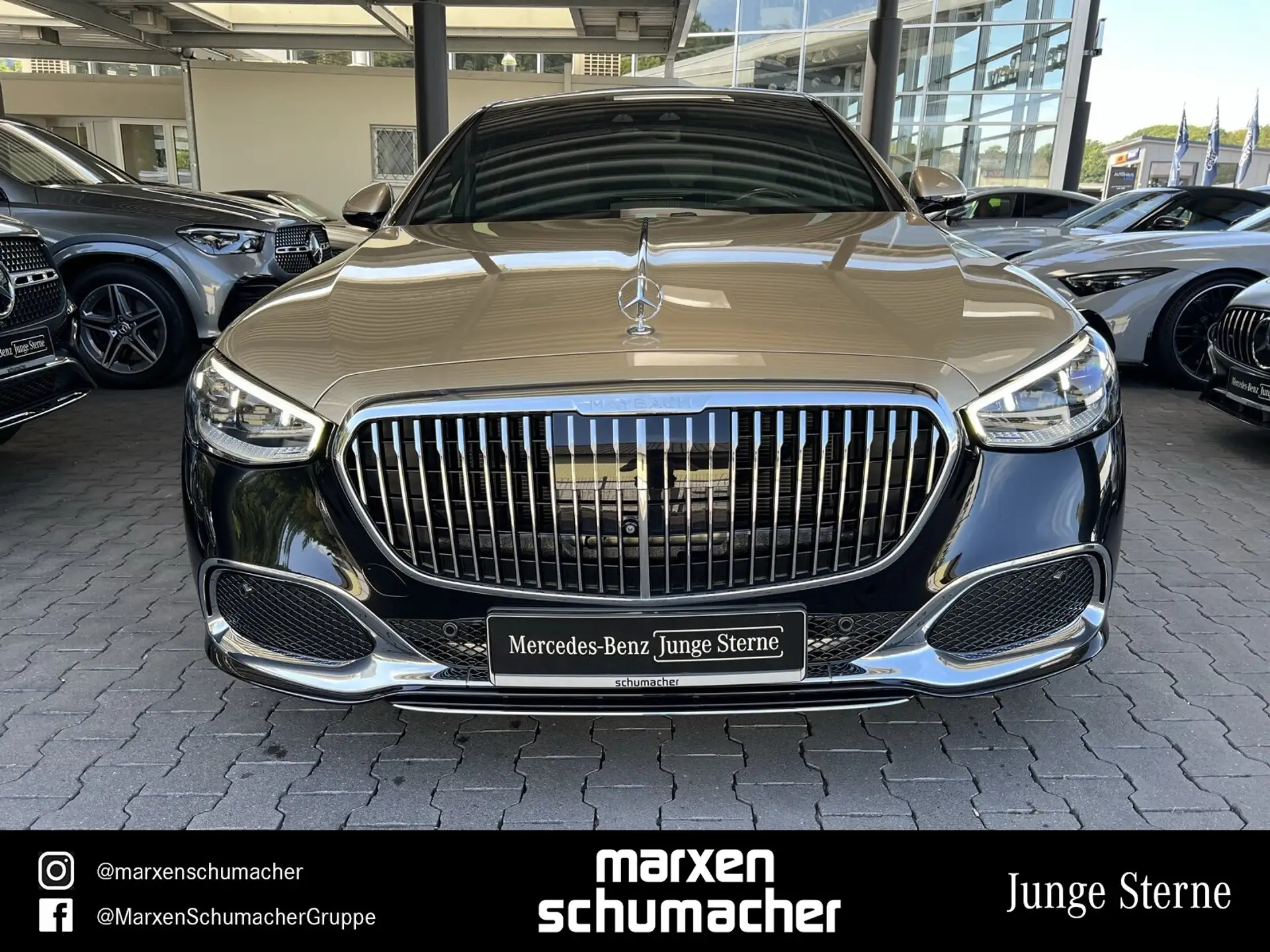 Mercedes-Benz S-Class S 580 2024 검정 사진 2