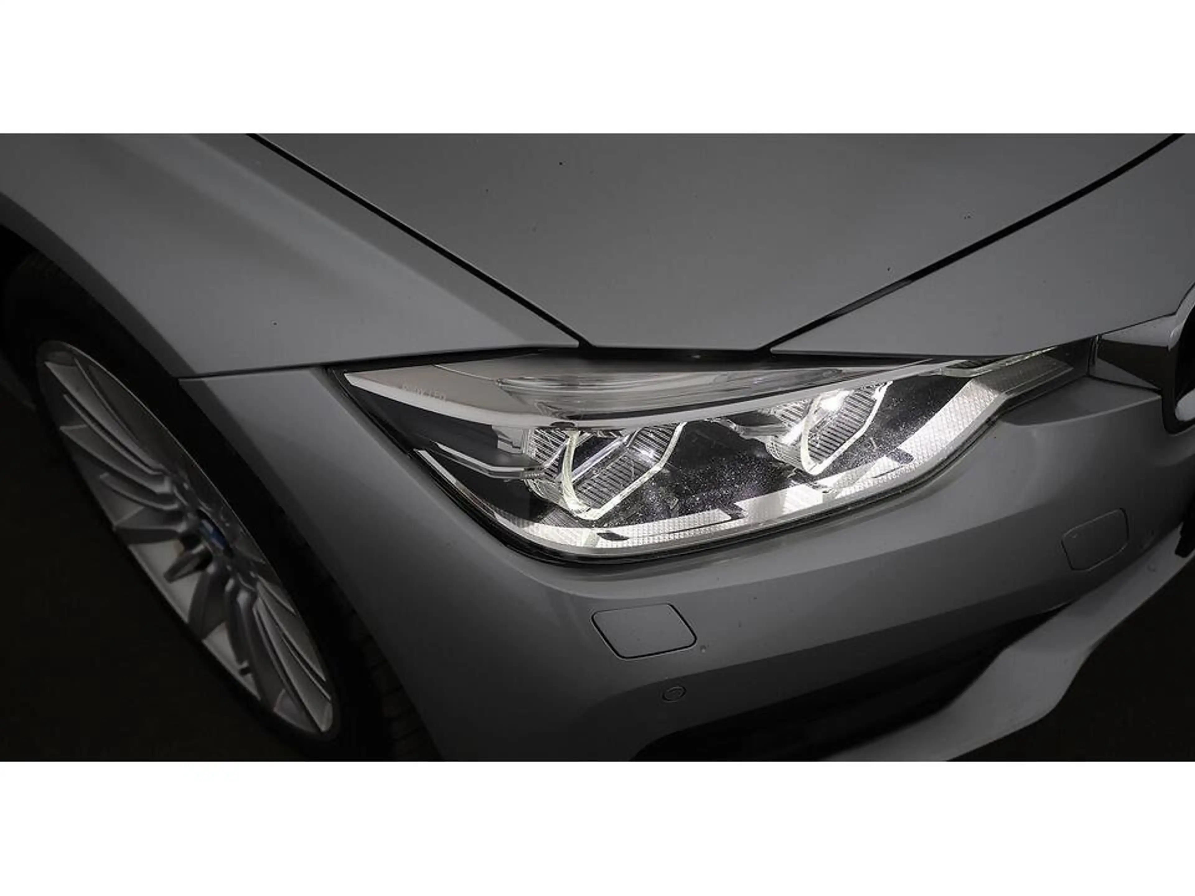 BMW 318 d Touring Advantage LED NAVI SITZHZG R-CAM PDC — photo 11