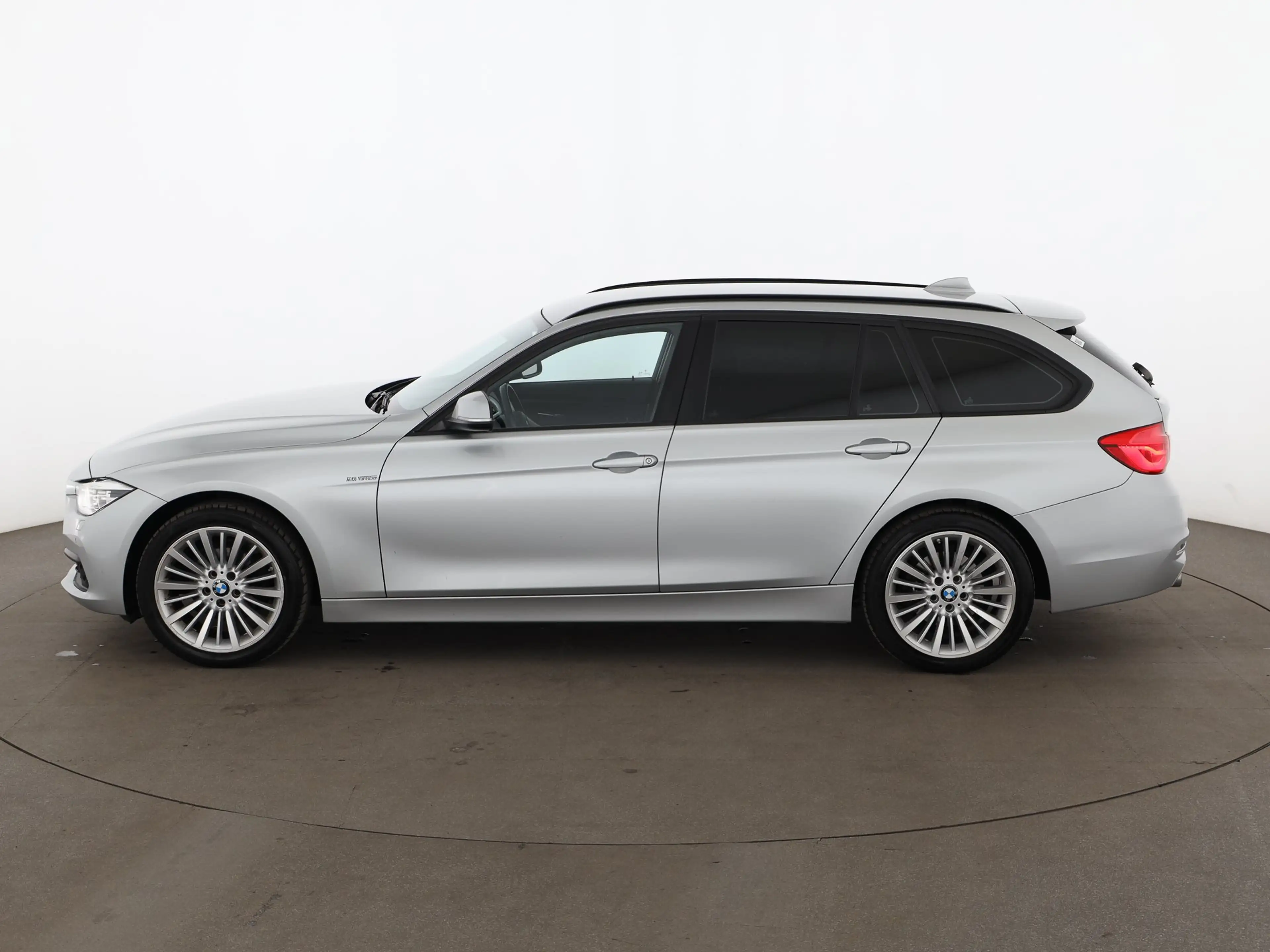 BMW 318 d Touring Advantage LED NAVI SITZHZG R-CAM PDC — photo 7