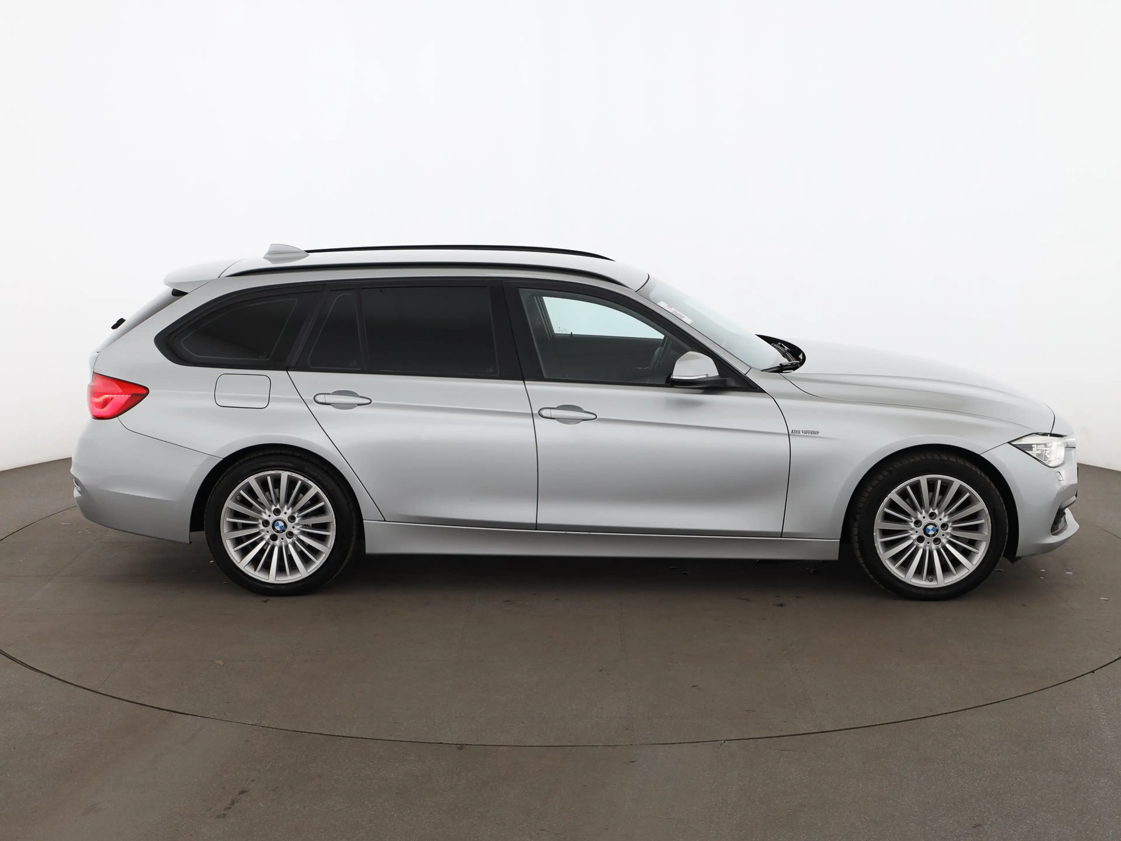 BMW 318 d Touring Advantage LED NAVI SITZHZG R-CAM PDC — photo 5
