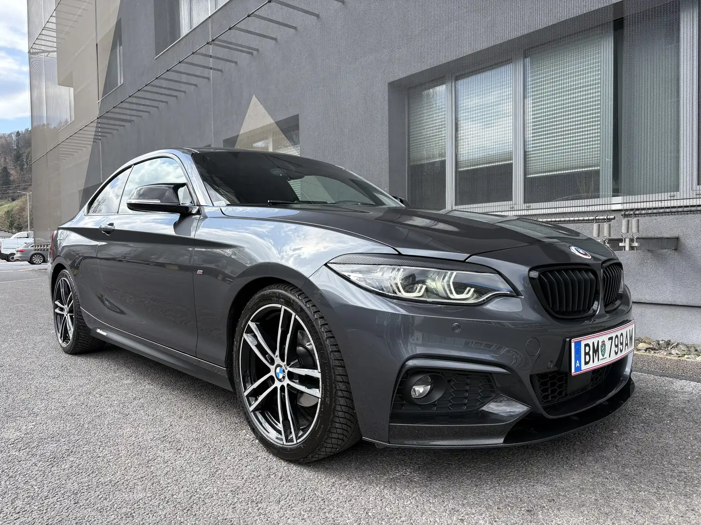 BMW 218 218d Coupé M Sport Aut. Grau - 2