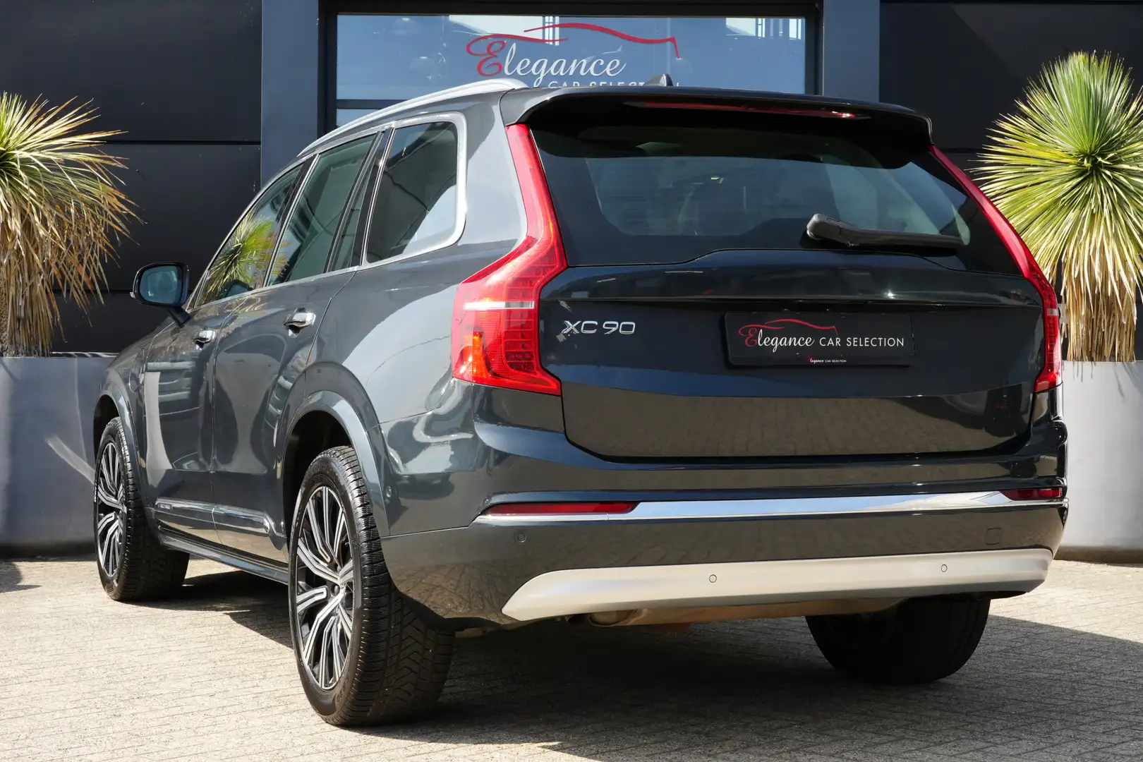 Volvo XC90 2.0 T8 Recharge AWD Inscription 392pk Panoramadak/ Сірий - 2