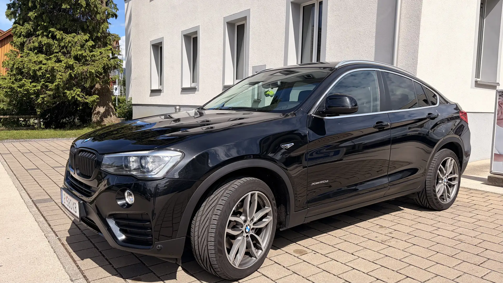 BMW X4 xDrive 20d Österreich-Paket Aut. Schwarz - 1