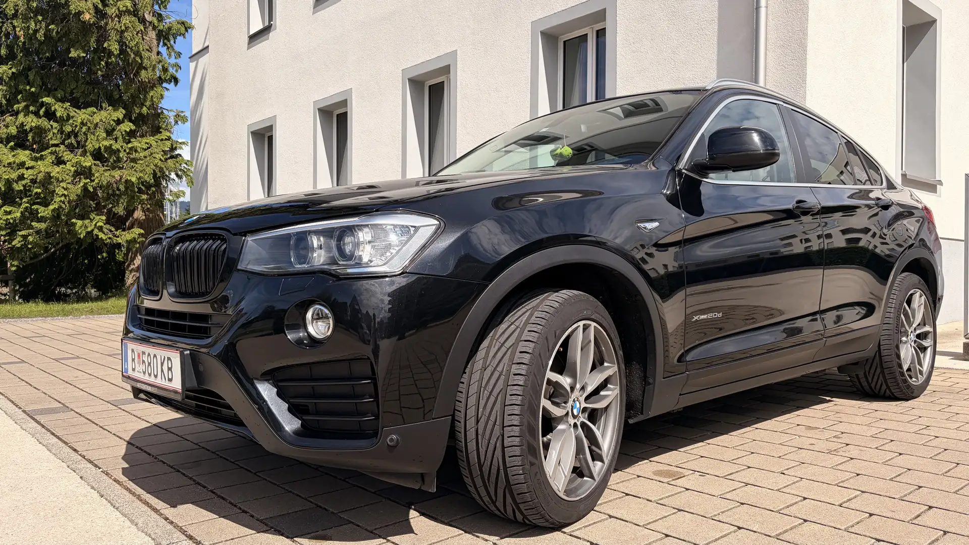 BMW X4 xDrive 20d Österreich-Paket Aut. Schwarz - 2