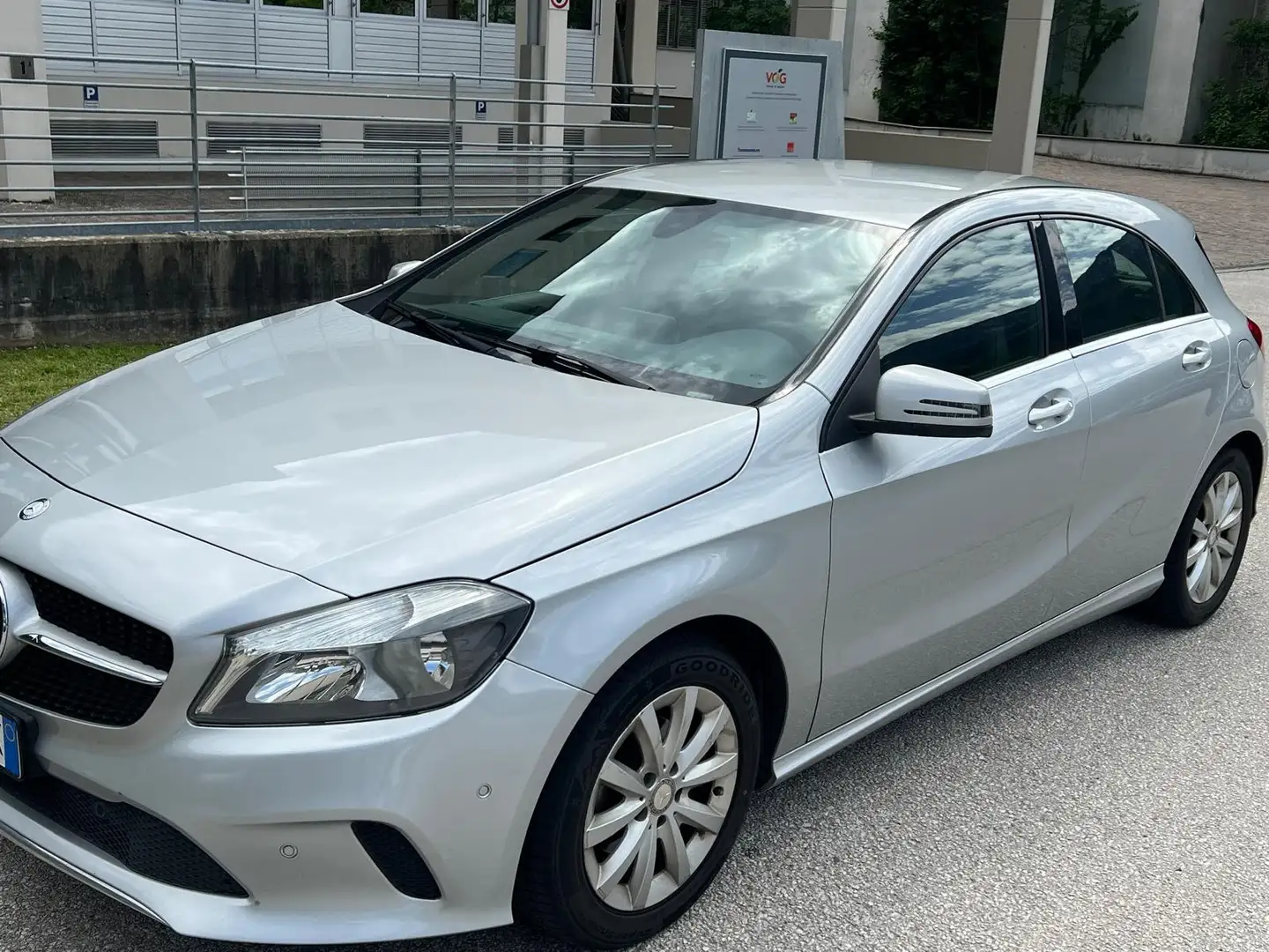Mercedes-Benz A 180 Classe A - W176 d Business auto Argento - 1