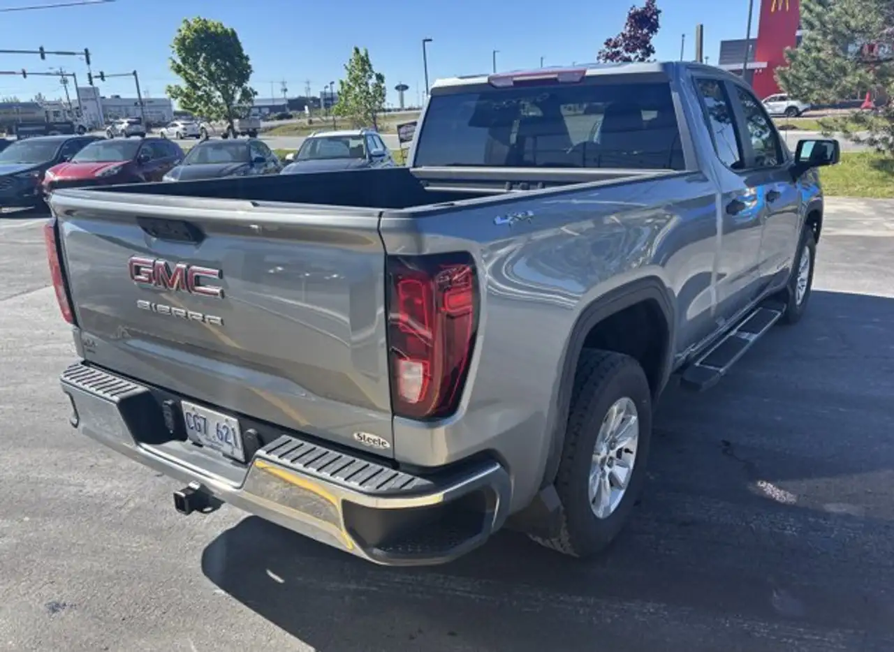 GMC Sierra 1500 снимка GMC Sierra 1500