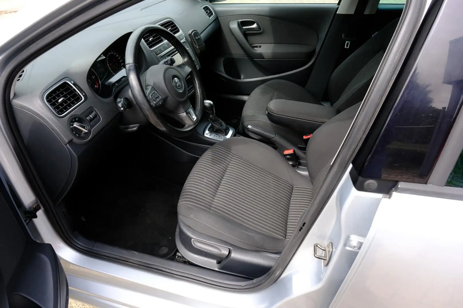 Volkswagen Polo 1.6 TDI Highline 5-drs Aut. Xenon|Pano|Navi|Clima| Grijs - 2