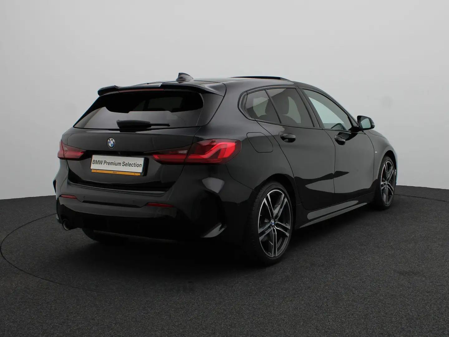 BMW 118 1 Serie 5-deurs 118i Executive | M Sportpakket | A Noir - 2