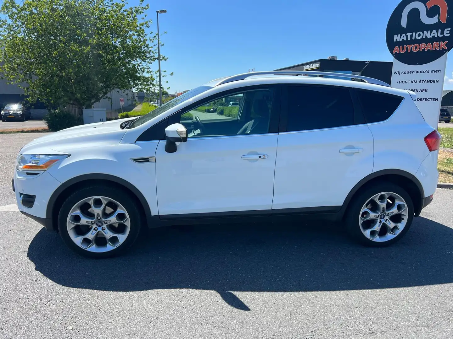 Ford Kuga 2010 * 2.0 TDCi Titanium * AUTOMAAT * APK * Wit - 2