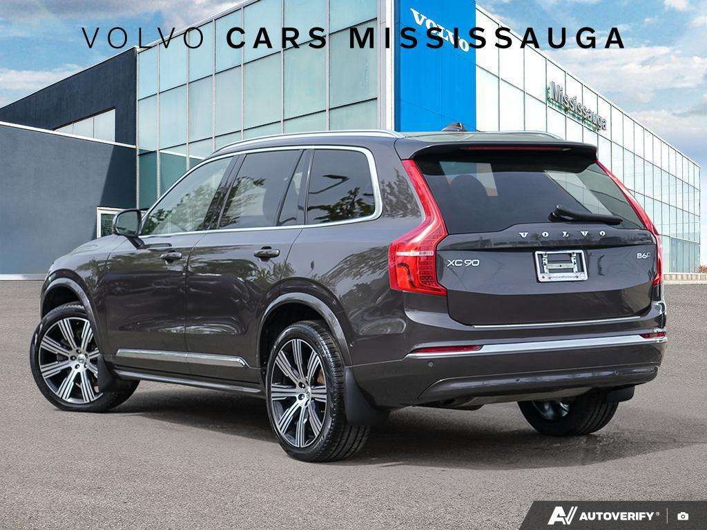 2024 Volvo XC90 Plus Bright Theme alt 4