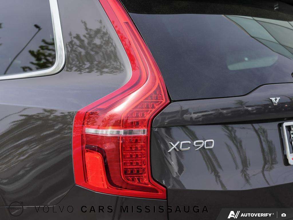 2024 Volvo XC90 Plus Bright Theme thumb 12