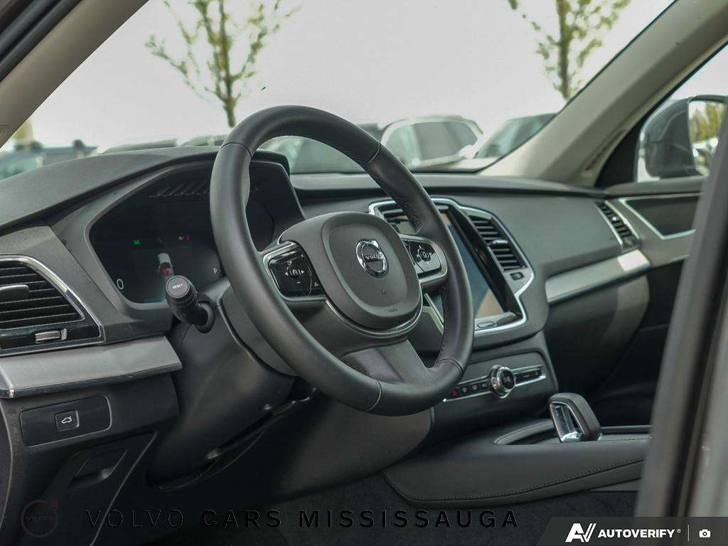 2024 Volvo XC90 Plus Bright Theme thumb 13