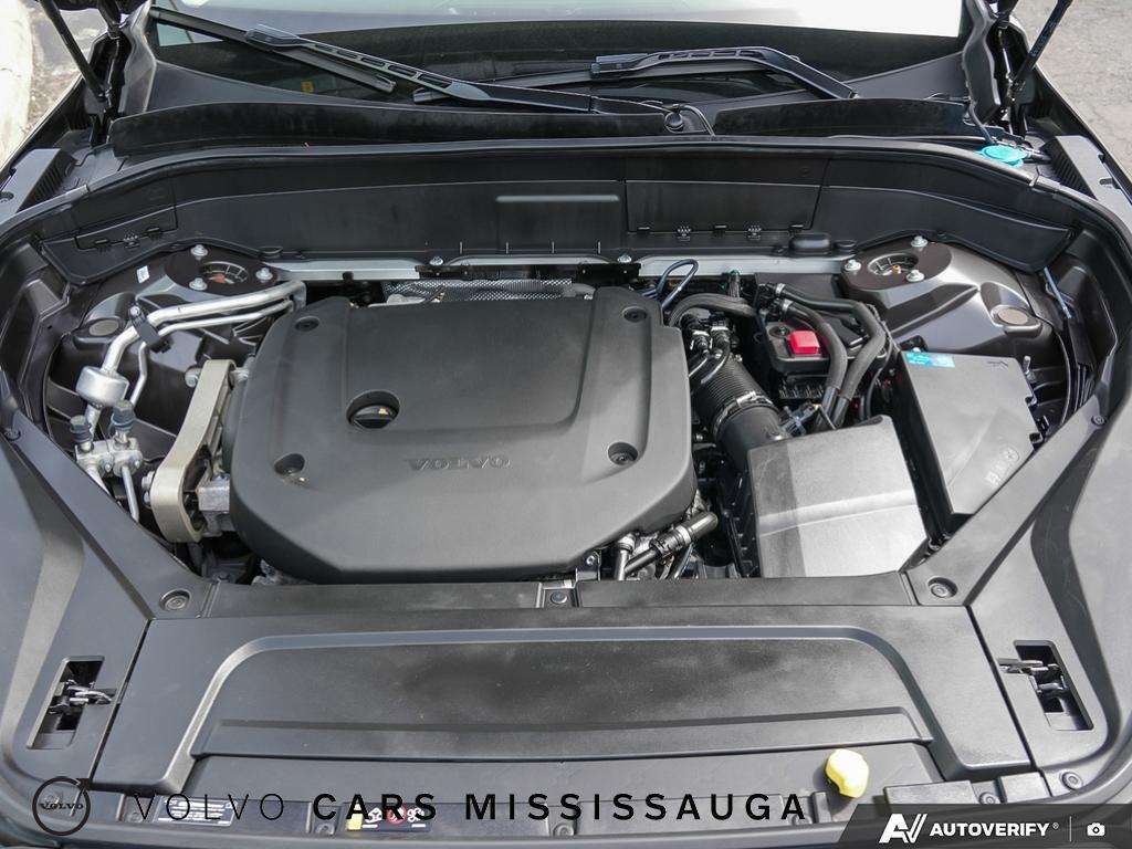 2024 Volvo XC90 Plus Bright Theme thumb 8