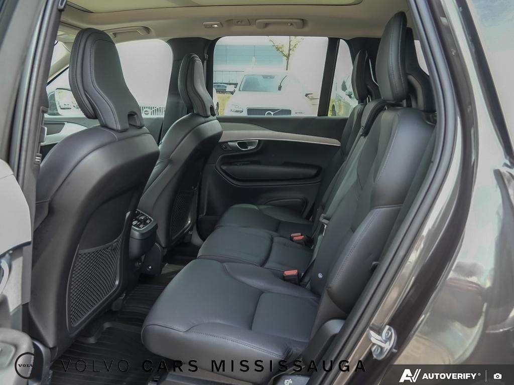2024 Volvo XC90 Plus Bright Theme thumb 24