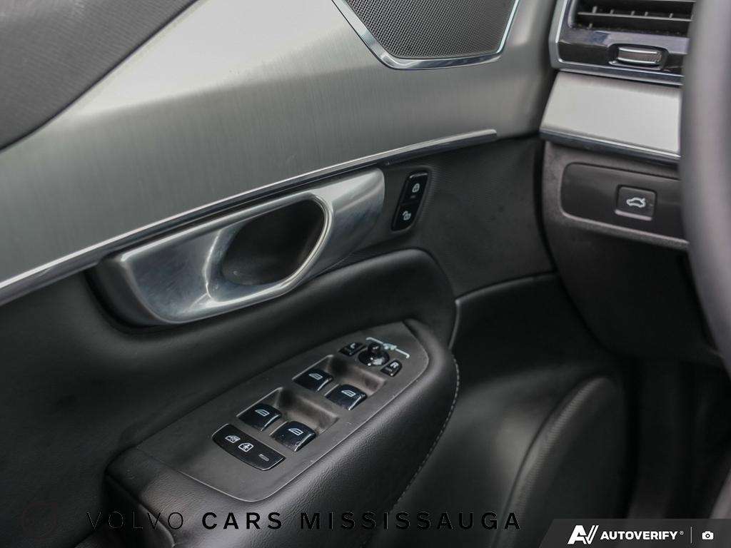 2024 Volvo XC90 Plus Bright Theme thumb 17