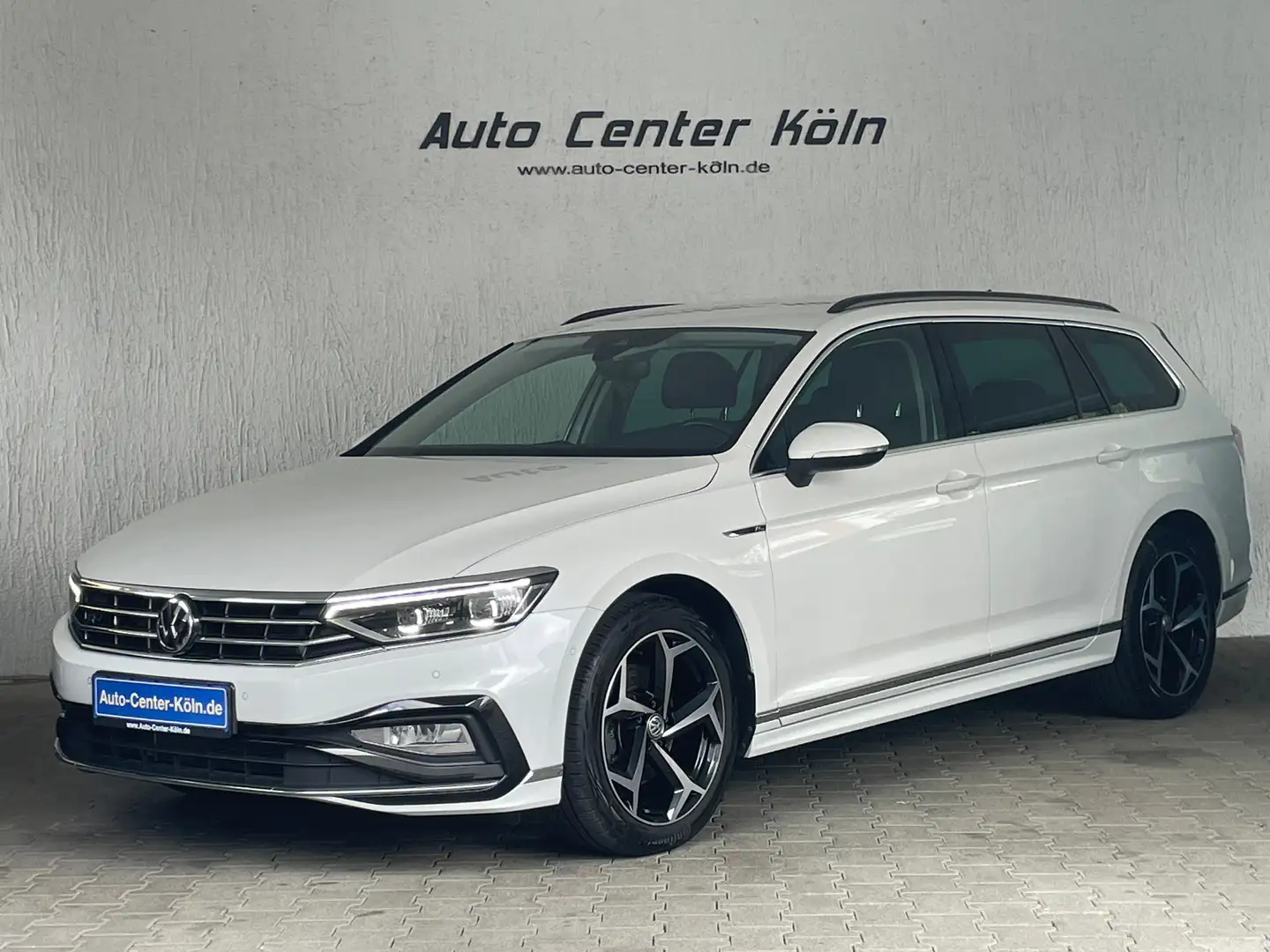Volkswagen Passat Variant Passat Variant 2.0 TDI DSG Business*R-Line* Weiß - 1
