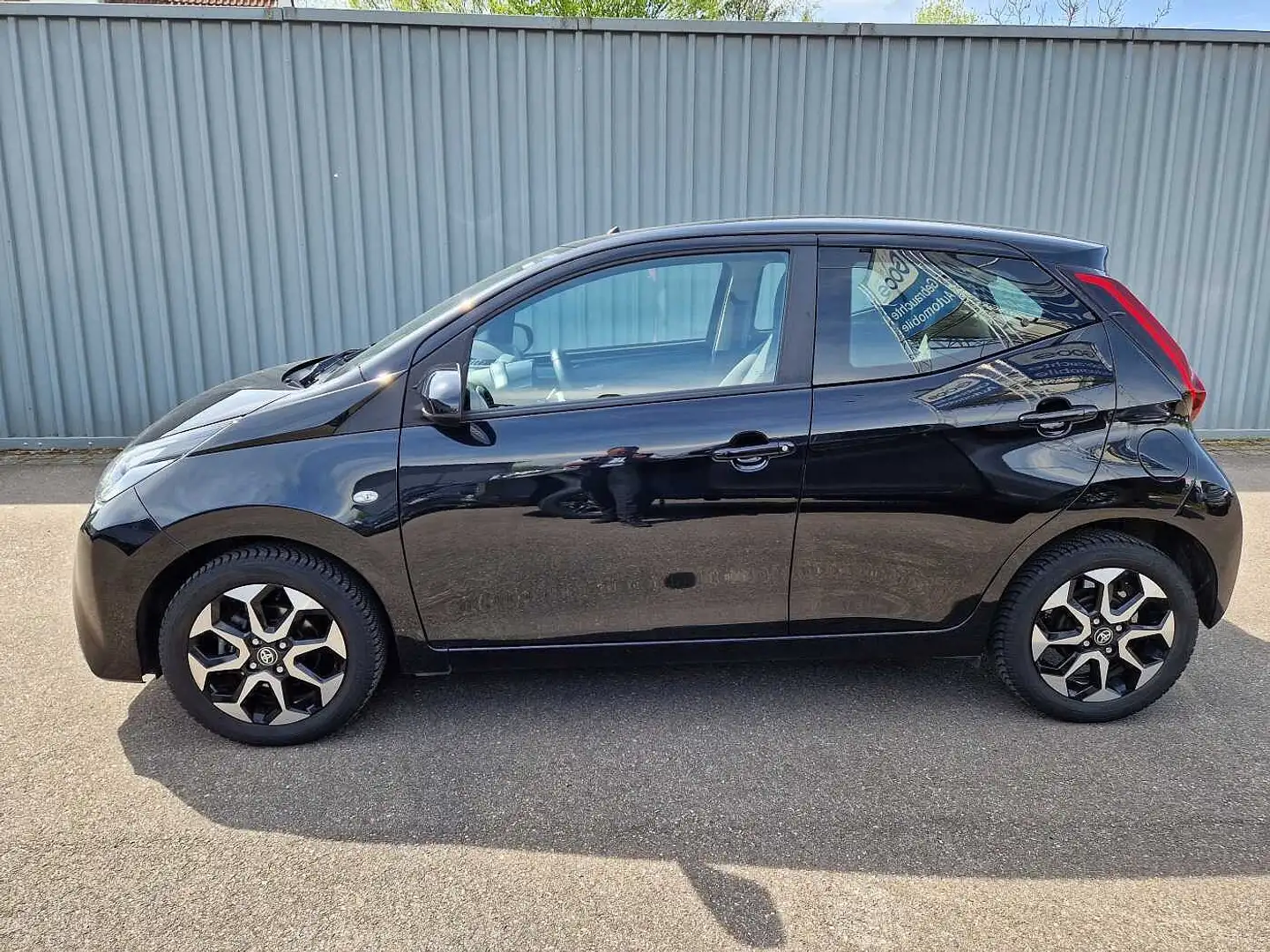 Toyota Aygo 5-Türer x-play club/Allwetterreifen Schwarz - 2