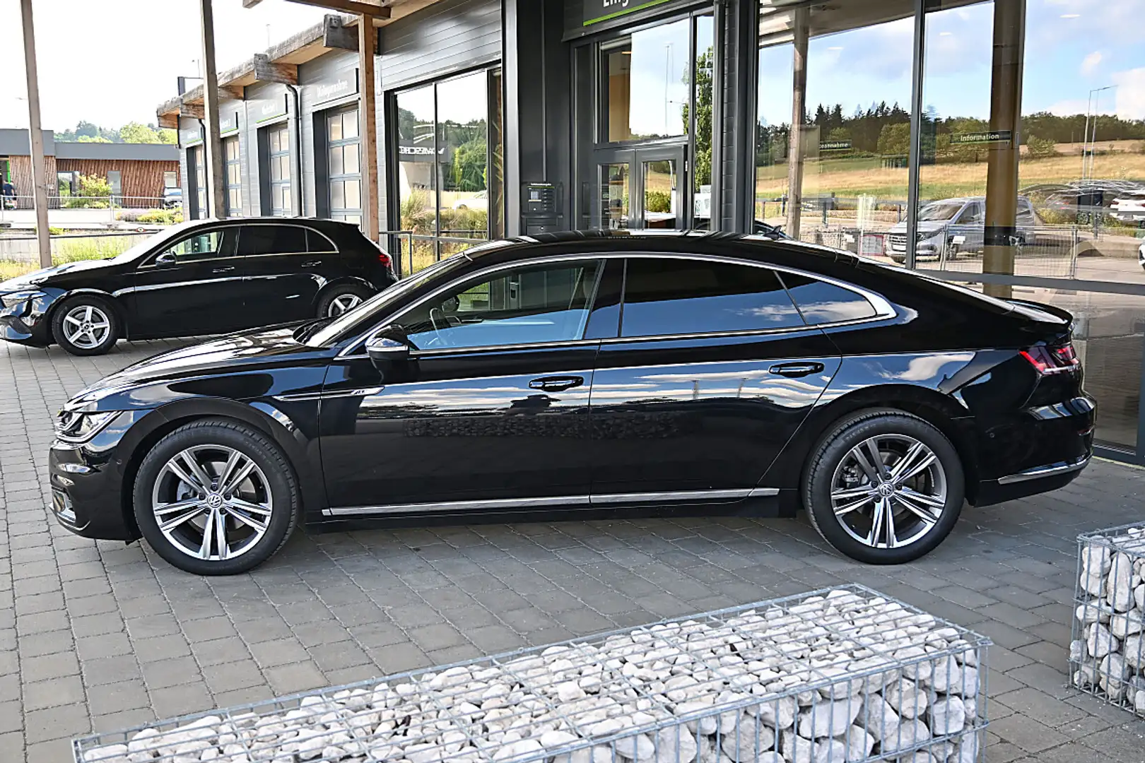 Volkswagen Arteon 2,0 TDI SCR 4Motion Highline DSG Rline ACC, AHK... Schwarz - 2