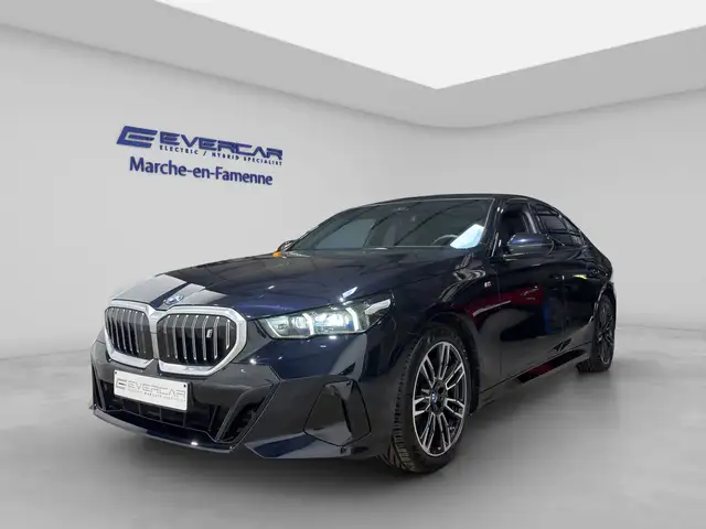 BMW i5 40 M-SPORT ***PANO*VENTILATED SEATS*PRO PACK***