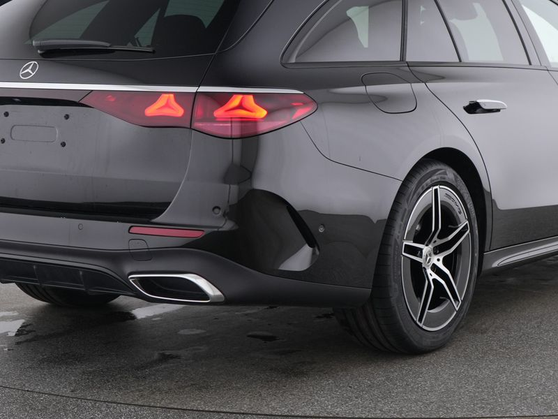 Mercedes-Benz E 220 d T AMG AMG/PANO/AHK/LED/RFK/DIST./ — photo 9