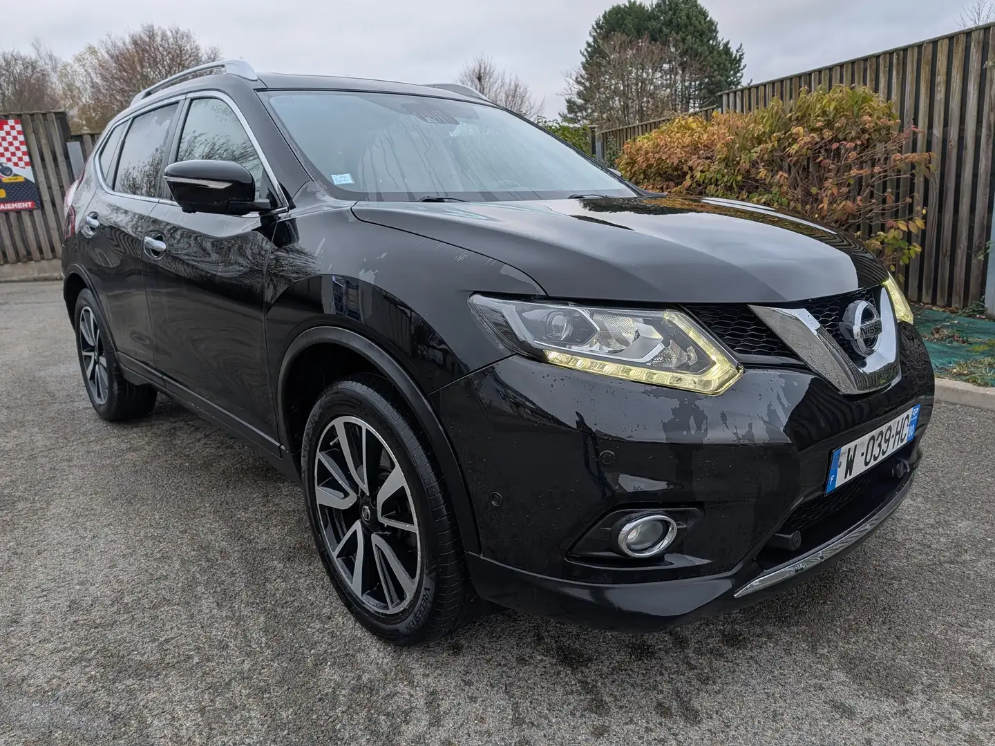 Nissan X-Trail 1.6 dCi 130 7pl All-Mode 4x4-i N-Connecta VO:565 Schwarz - 1