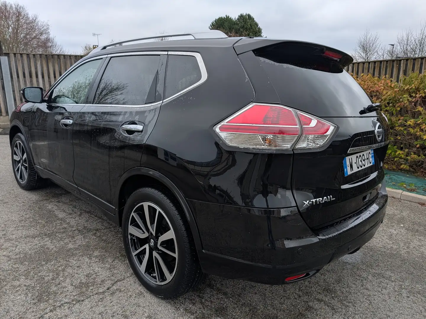 Nissan X-Trail 1.6 dCi 130 7pl All-Mode 4x4-i N-Connecta VO:565 Schwarz - 2
