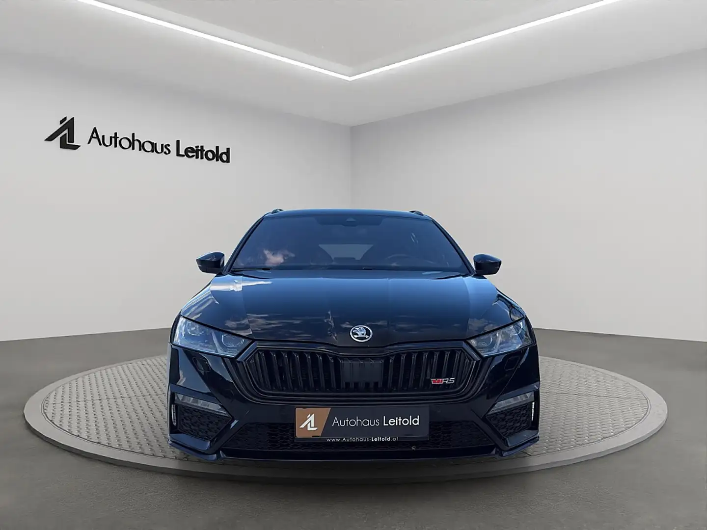 Skoda Octavia Combi 2,0 TDI RS DSG LEDER MATRIX LED CAM AHK C... Schwarz - 2