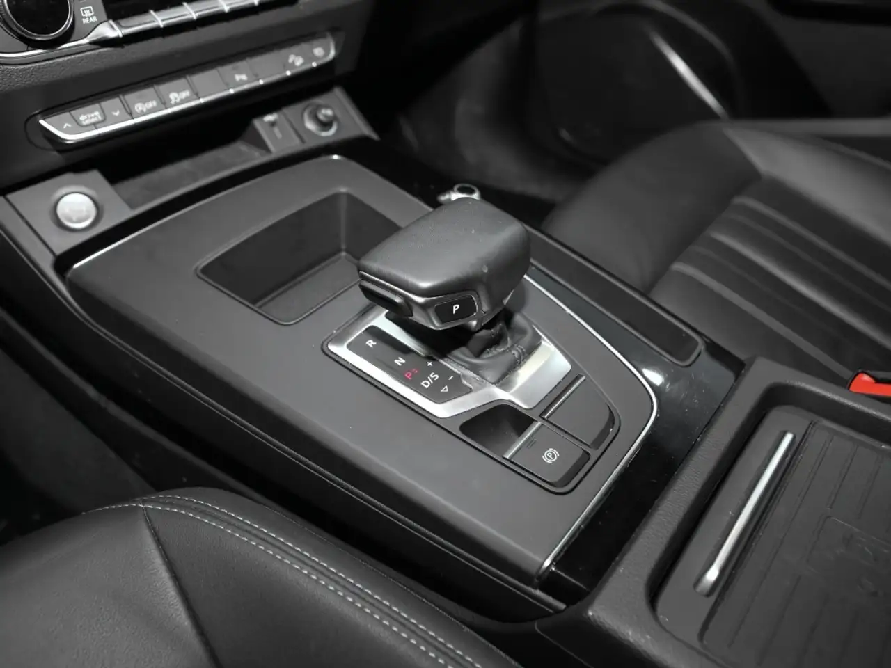 Audi Q5 снимка Audi Q5