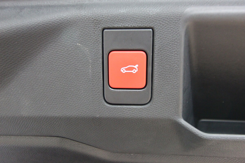Peugeot 5008 GT Hybrid 136 e-DCS6 Aut. +elektr. Sitze/Alcant... — photo 11