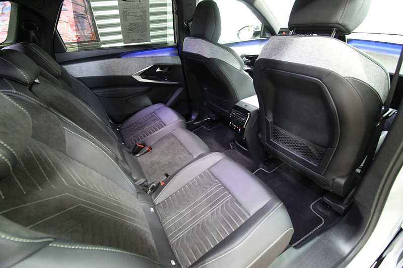 Peugeot 5008 GT Hybrid 136 e-DCS6 Aut. +elektr. Sitze/Alcant... — photo 8