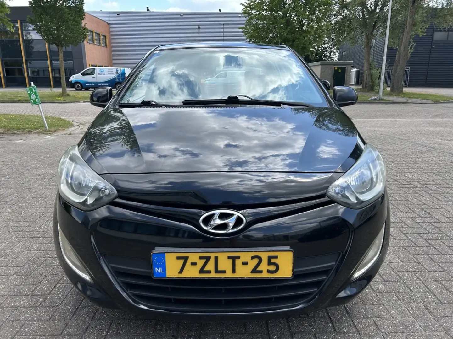 Hyundai i20 1.2i i-Motion 2e EIGENAAR AIRCO NAP Schwarz - 2