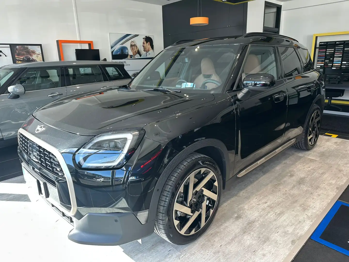 MINI Cooper D Countryman Mini Countryman 2.0 48V D Favoured auto - 2