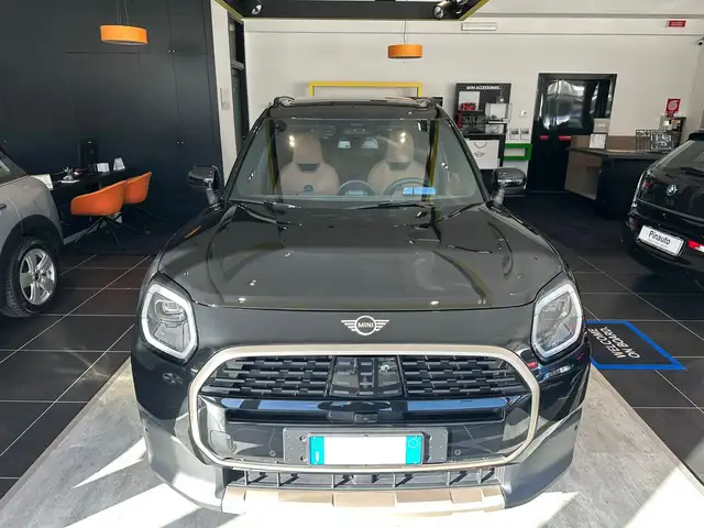 MINI Cooper D Countryman Mini Countryman 2.0 48V D Favoured auto
