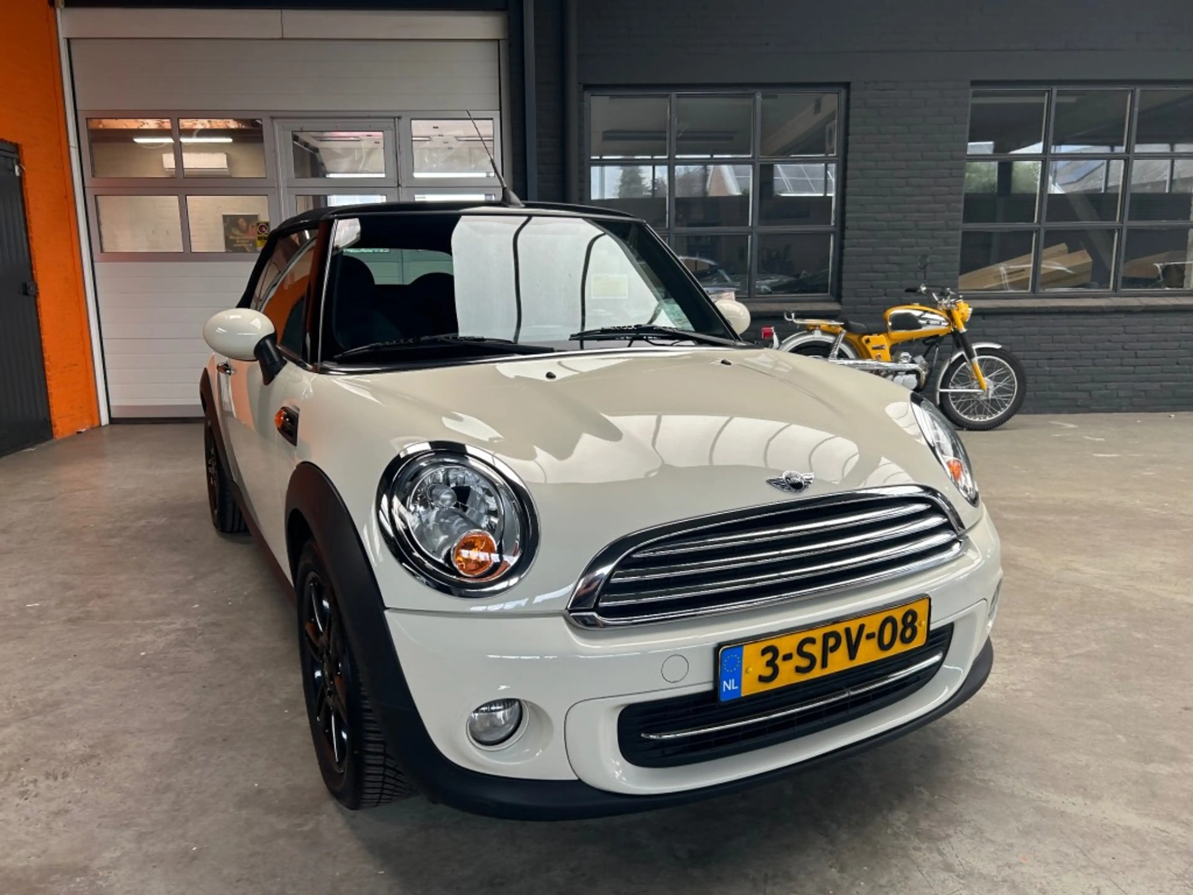 MINI Cooper Cabrio 1.6 COOPER — photo 3