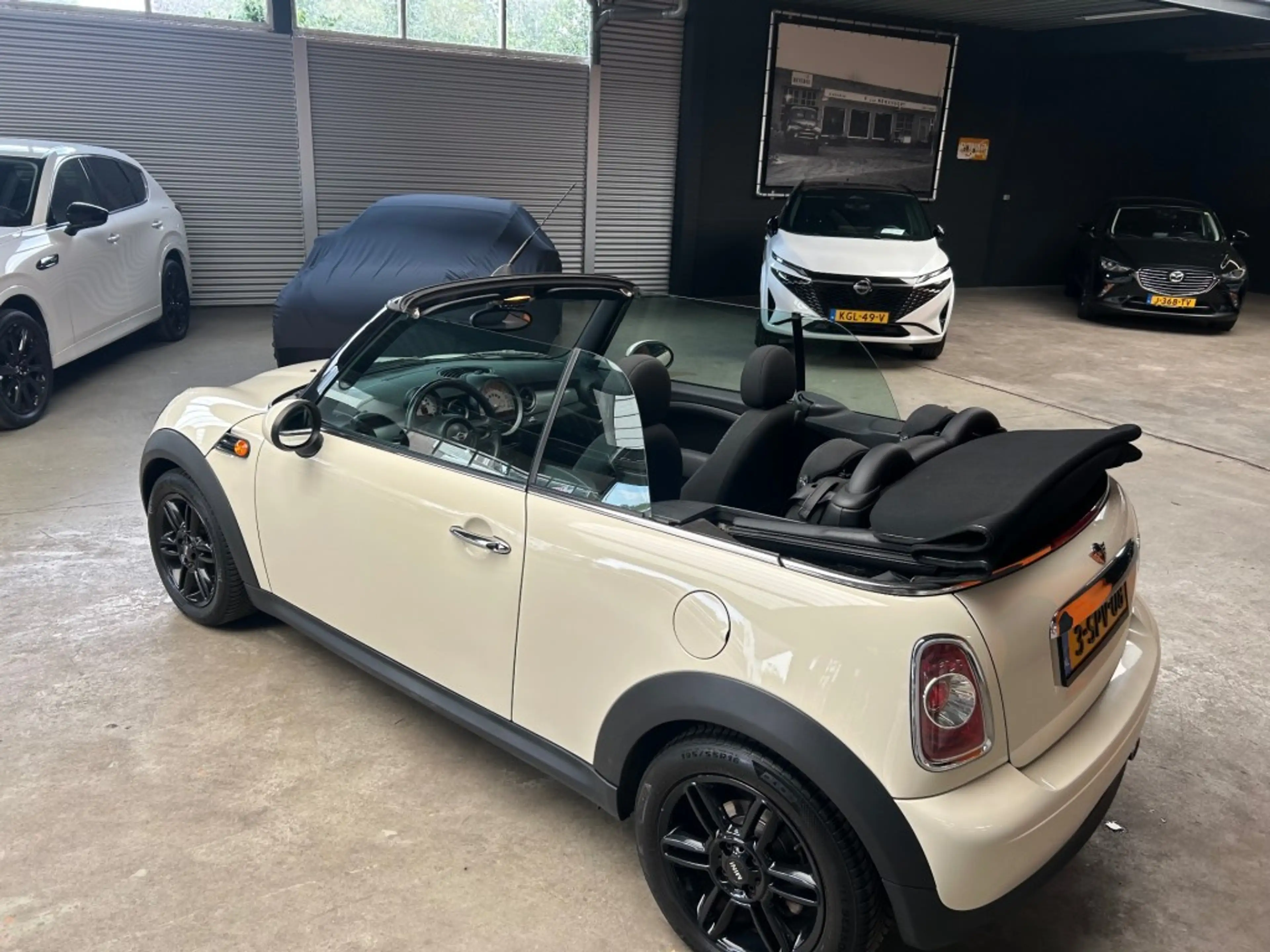 MINI Cooper Cabrio 1.6 COOPER — photo 9