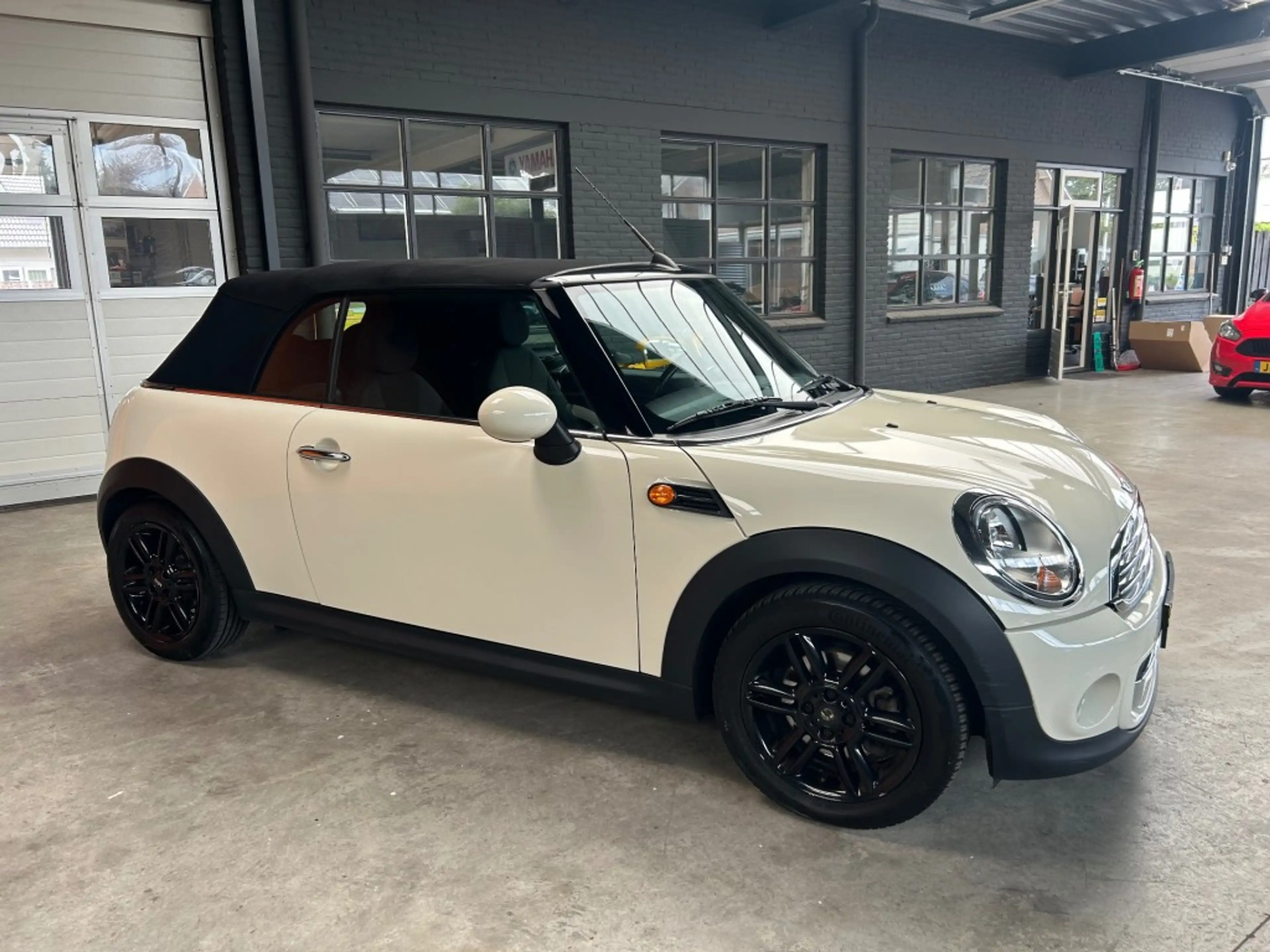 MINI Cooper Cabrio 1.6 COOPER — photo 5