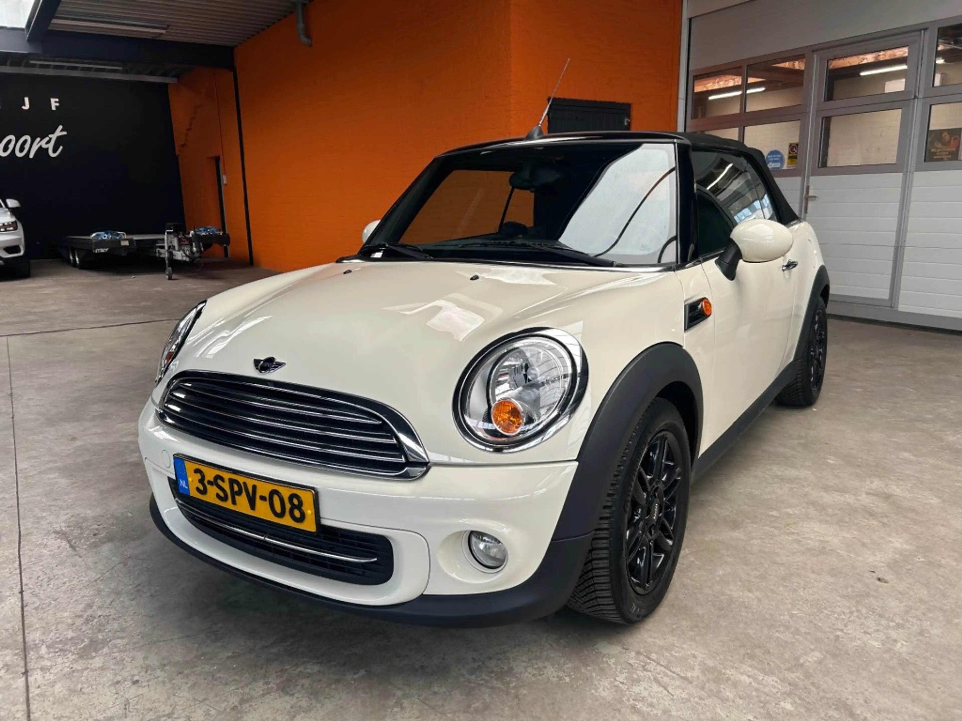 MINI Cooper Cabrio 1.6 COOPER — photo 2