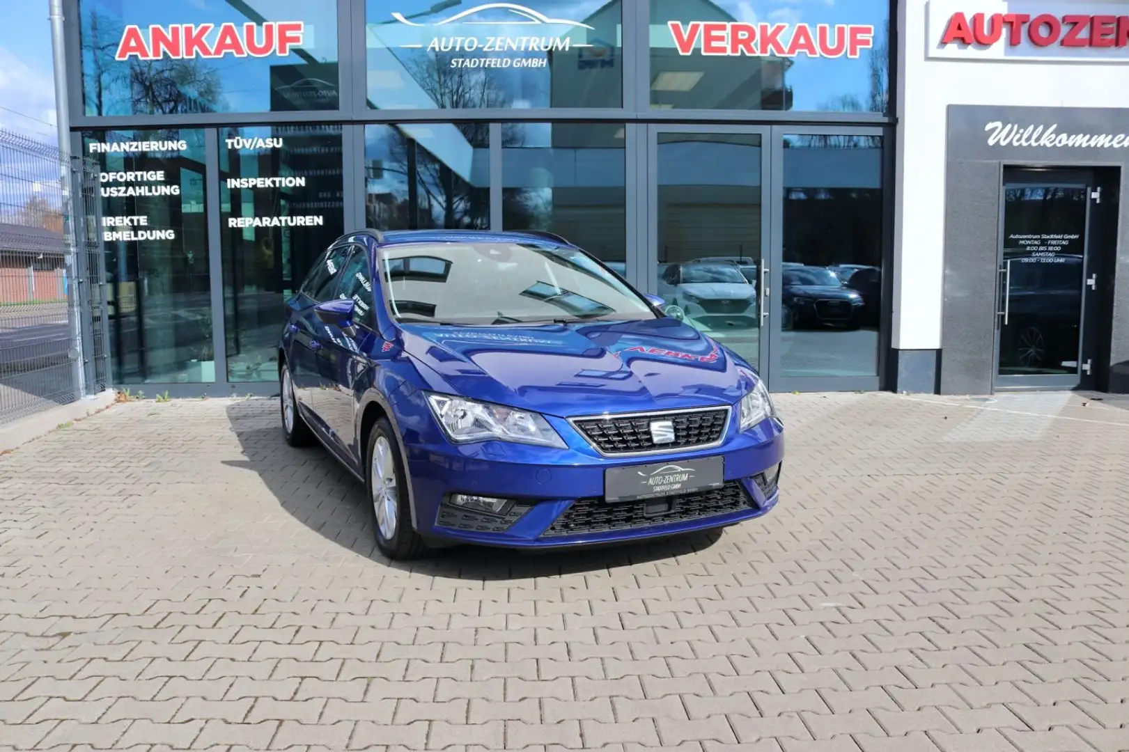 SEAT Leon ST Style Navi Klima DAB Keyless ACC 8-fach Blauw - 1