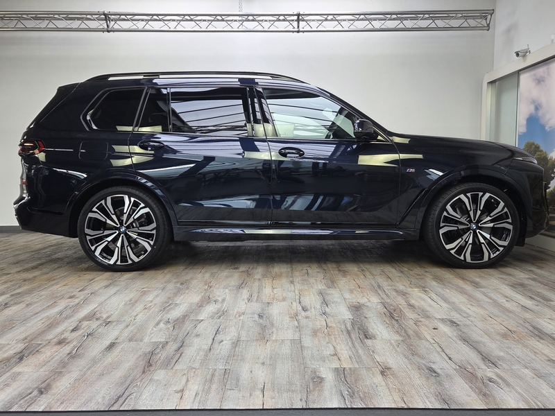 BMW X7 xDr40d M Sport Pro 23Zoll B&W Kristall Sky — photo 4