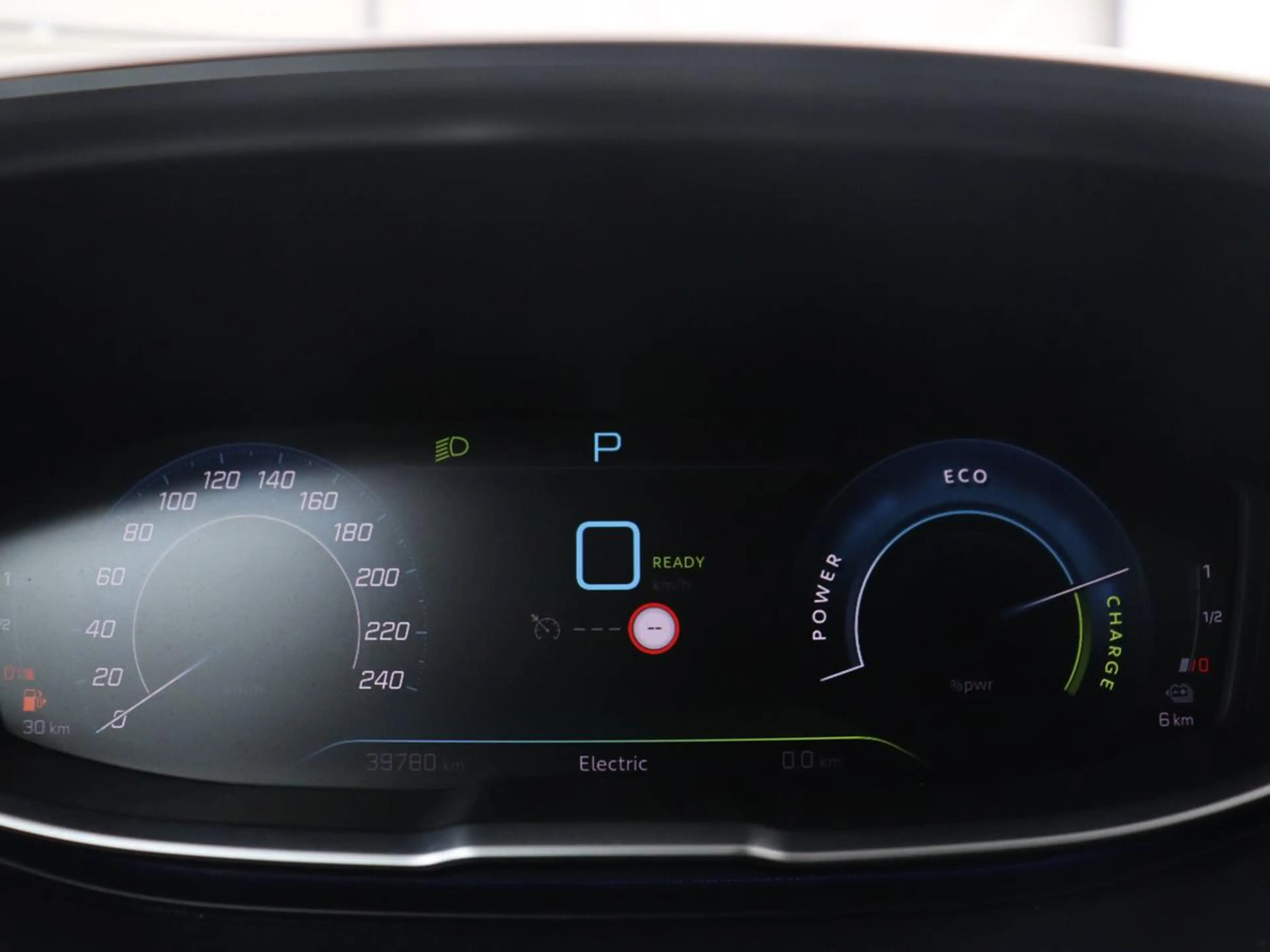 Peugeot 3008 1.6 HYbrid 225 Allure Pack Business | SOH 98.4% | — photo 30