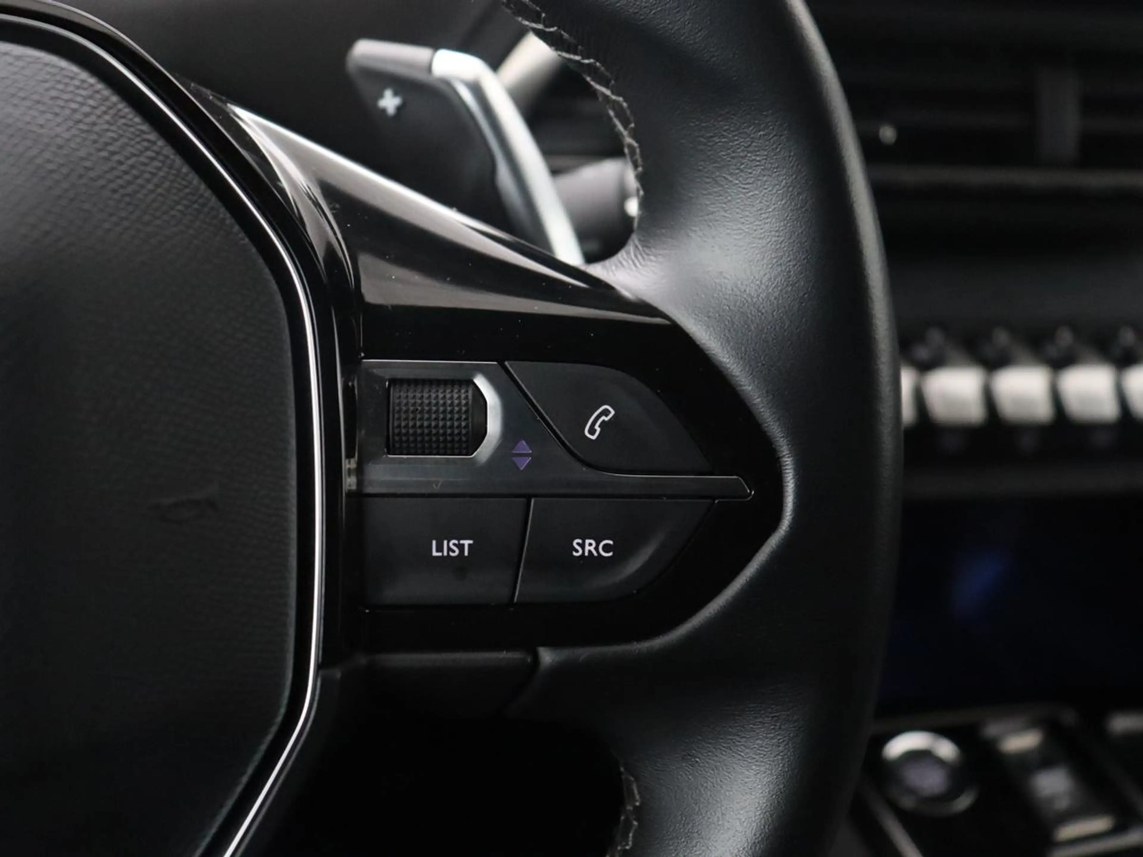 Peugeot 3008 1.6 HYbrid 225 Allure Pack Business | SOH 98.4% | — photo 16