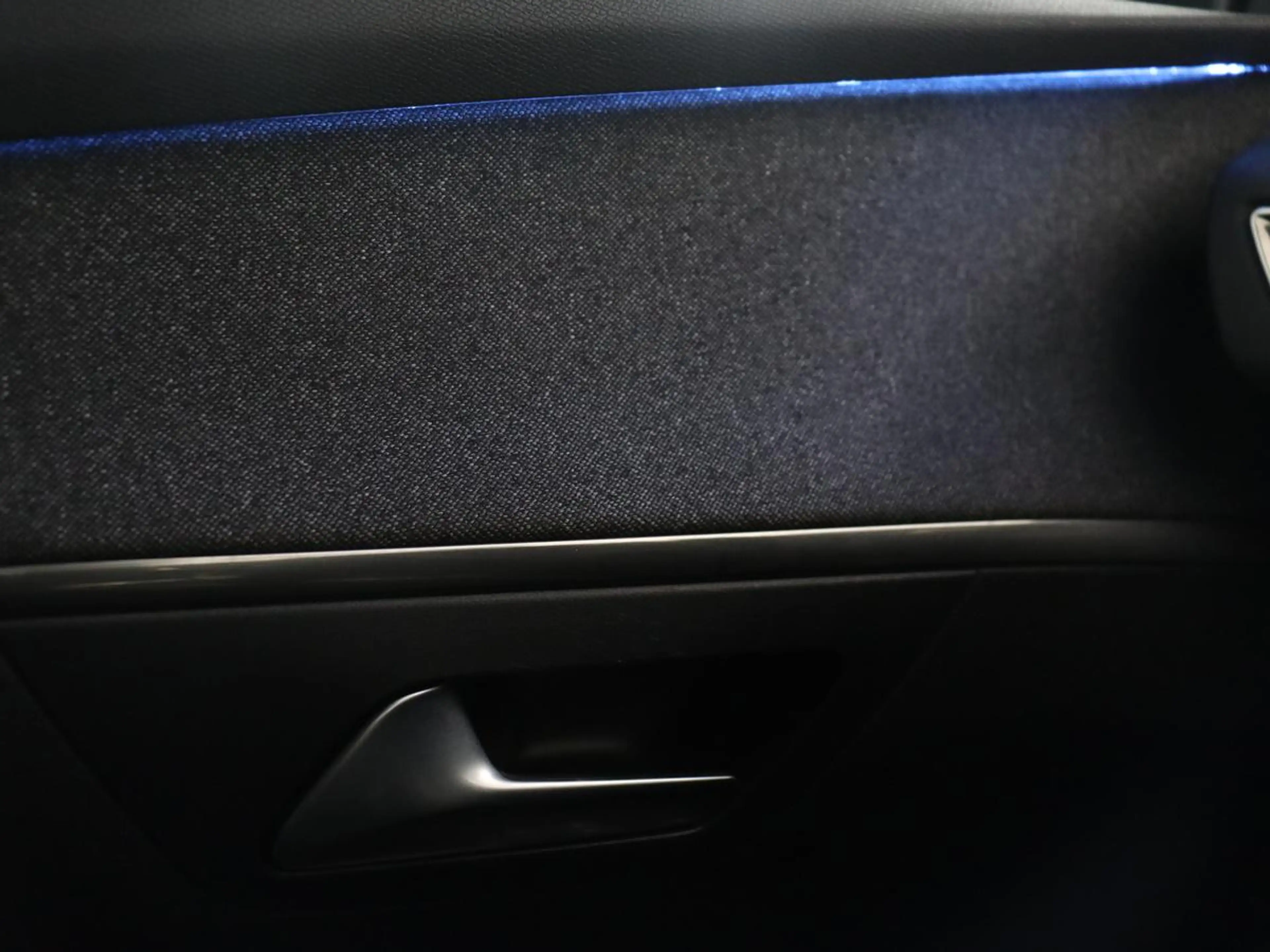 Peugeot 3008 1.6 HYbrid 225 Allure Pack Business | SOH 98.4% | — photo 27