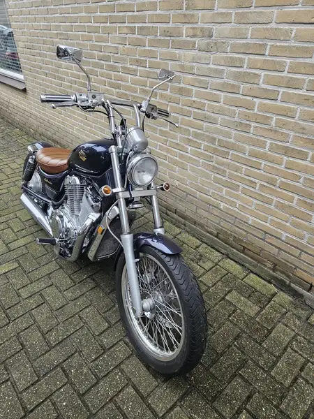 Suzuki VS 700 - foto 3