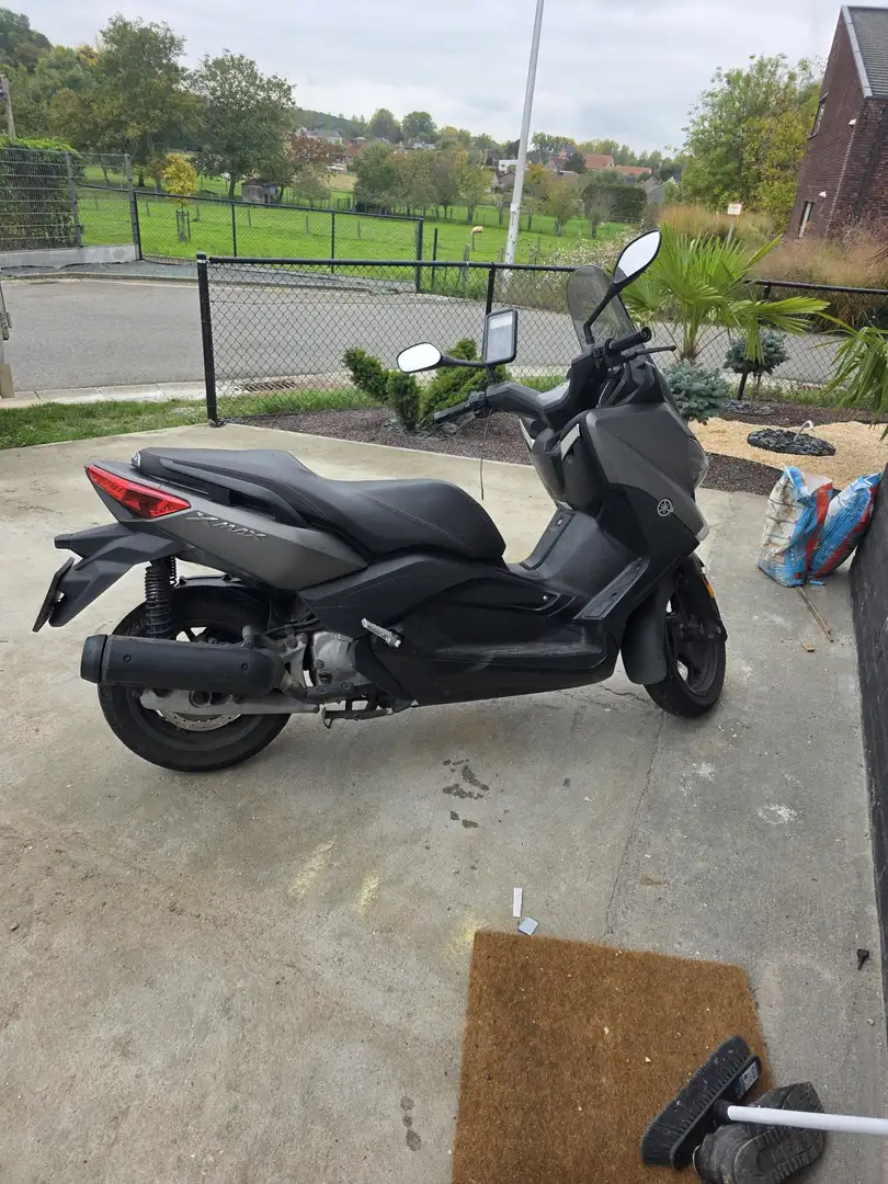 Yamaha X-Max 125 Zwart - 1