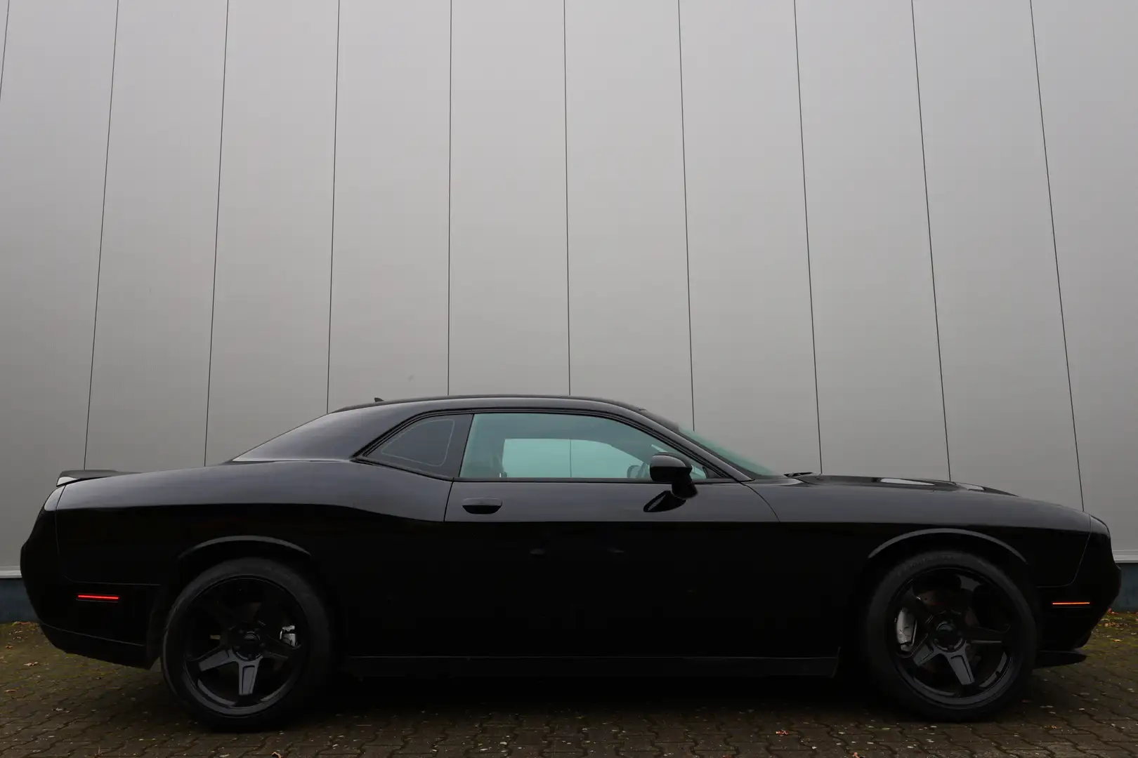 Dodge Challenger R/T 5.7 V8 HEMI Zwart - 1